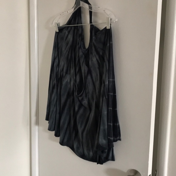 Halter top - Picture 2 of 2